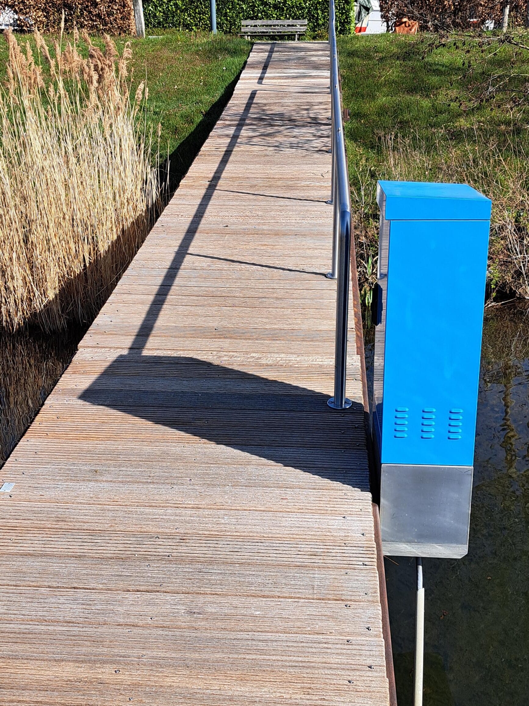  Gebruikte drijvende hoofdsteiger delen voorzien van hardhouten dekdelen